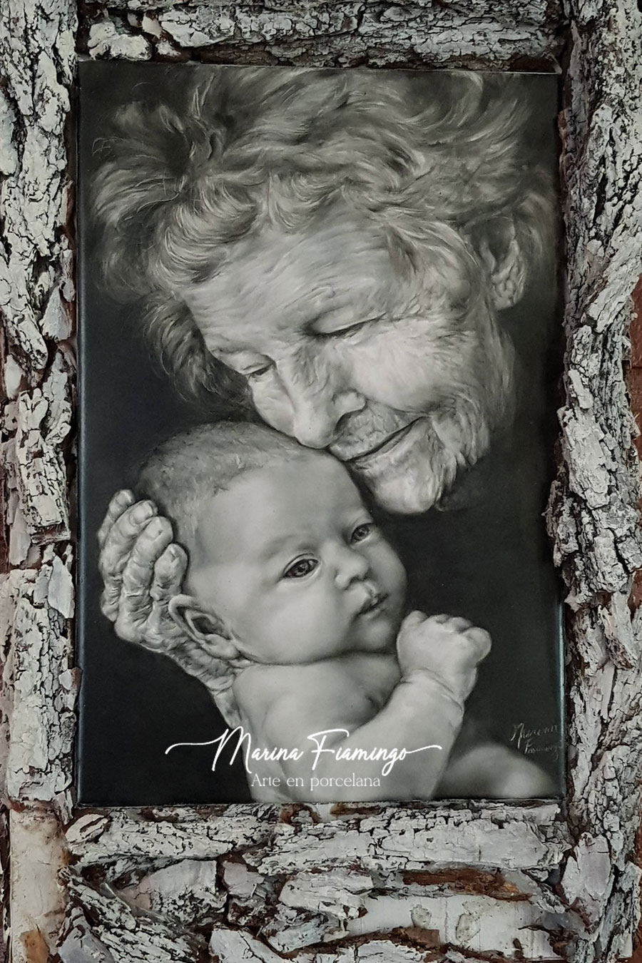 Retrato realista en óleo en mole sobre porcelana de abuela y bebé por Marina Fiamingo